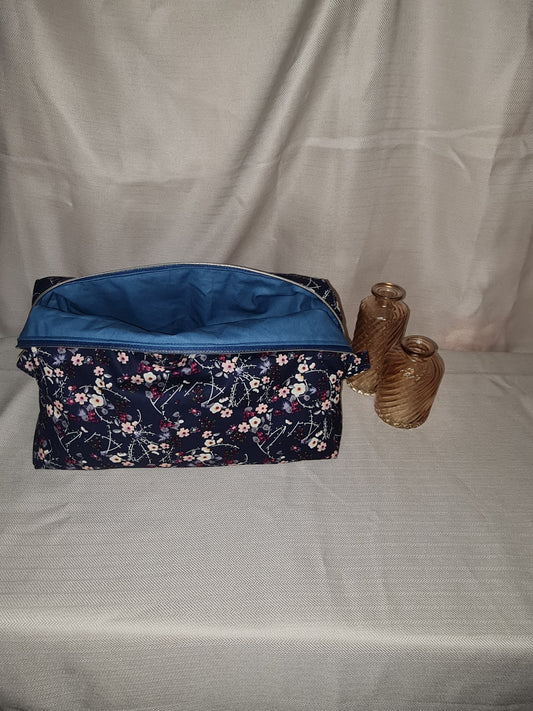 trousse de toilette enduite