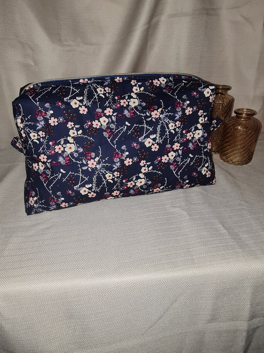 trousse de toilette enduite